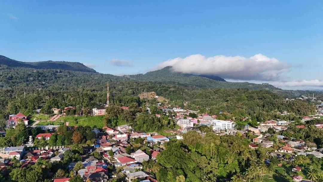 Talaga Tomohon Home Stay And Fishing Pond エクステリア 写真